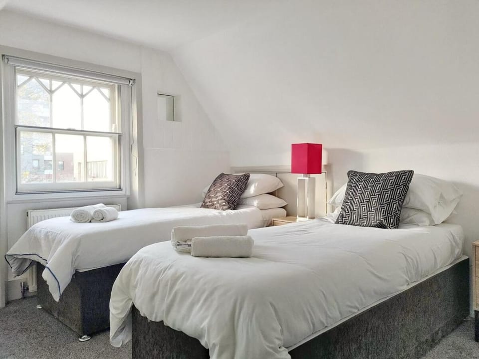 The Camden Chic Townhouse - accommodates 14 guests House in London Borough of Islington