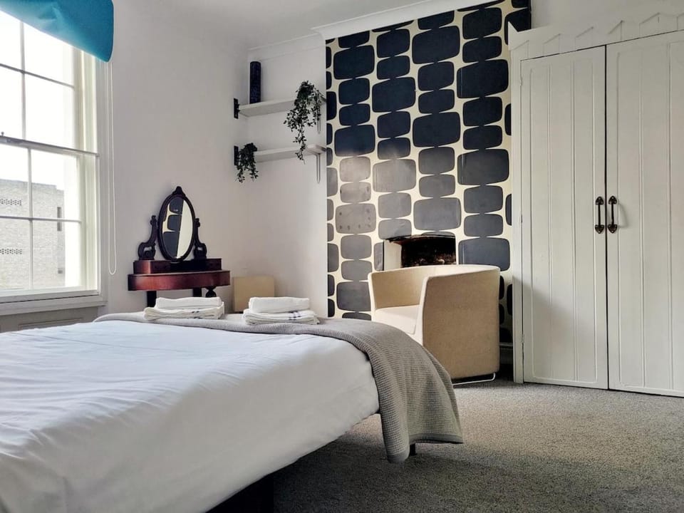 The Camden Chic Townhouse - accommodates 14 guests House in London Borough of Islington