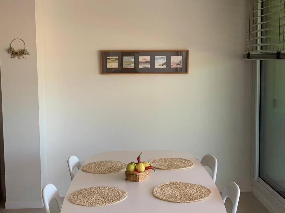 Dining area, Food