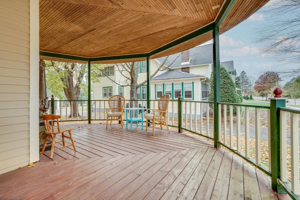 Eau Claire Retreat: Close to Campus & Dtwn! House in Eau Claire