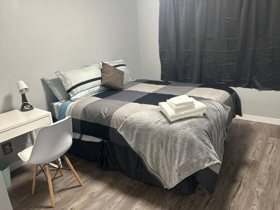 Cute Highland Park Upper B Unit Apartment in Calgary