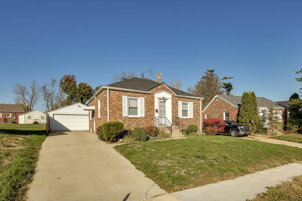 Quaint Cedar Rapids Home, 4 Mi to Downtown! House in Cedar Rapids