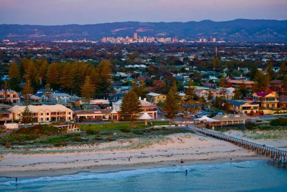 Two roomed private suite in front of cottage Vacation rental in Adelaide