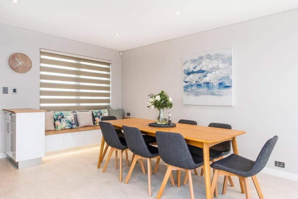 7 Royal Family Kensington 4BR 2BTH House in Perth