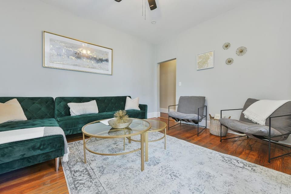 The Maverick Downstairs - Lux Apartment - Close to Downtown Boston & Airport Apartment in Chelsea
