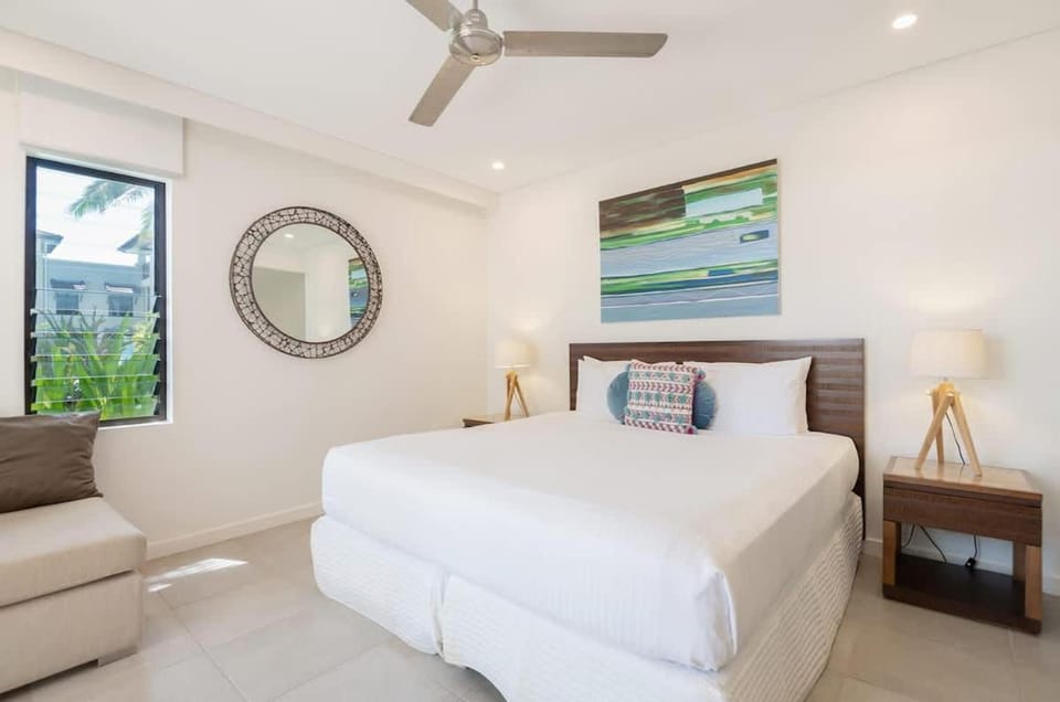 Poolside Relaxation - Resort Retreat with Beach Access Apartment in Port Douglas