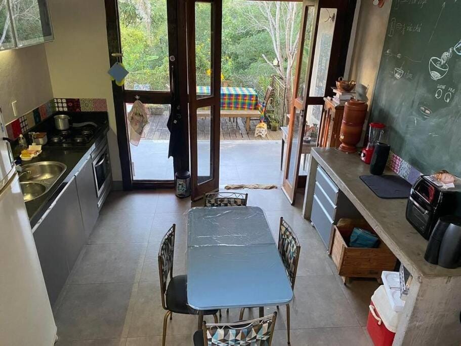 Kitchen or kitchenette, Dining area, pet friendly, stove
