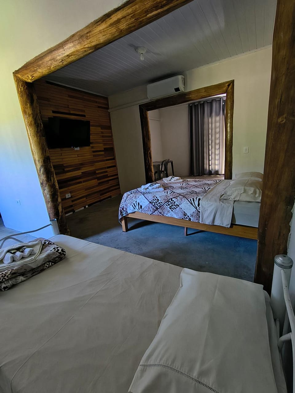 Bed, Photo of the whole room, air conditioner