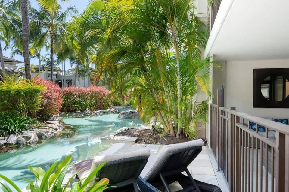 A Well-deserved Beachside Resort Retreat Apartment in Port Douglas