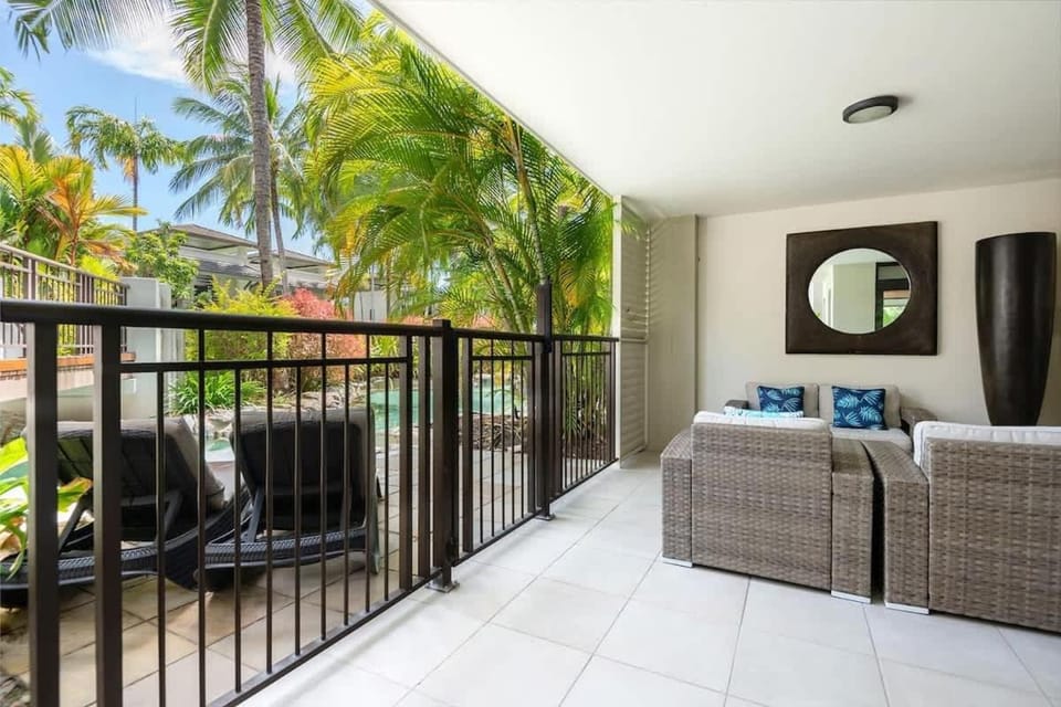 A Well-deserved Beachside Resort Retreat Apartment in Port Douglas