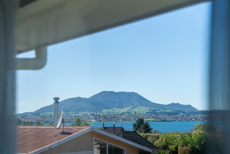 Nearby landmark, Day, Natural landscape, Lake view, Mountain view