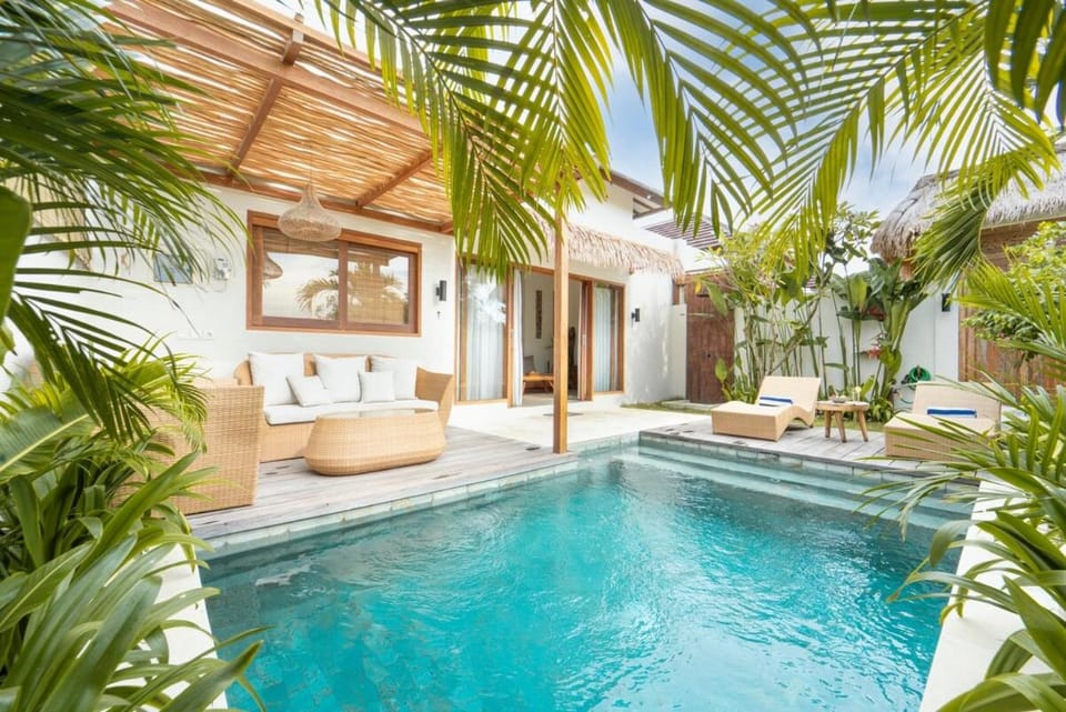 Day, Pool view, Swimming pool, sunbed