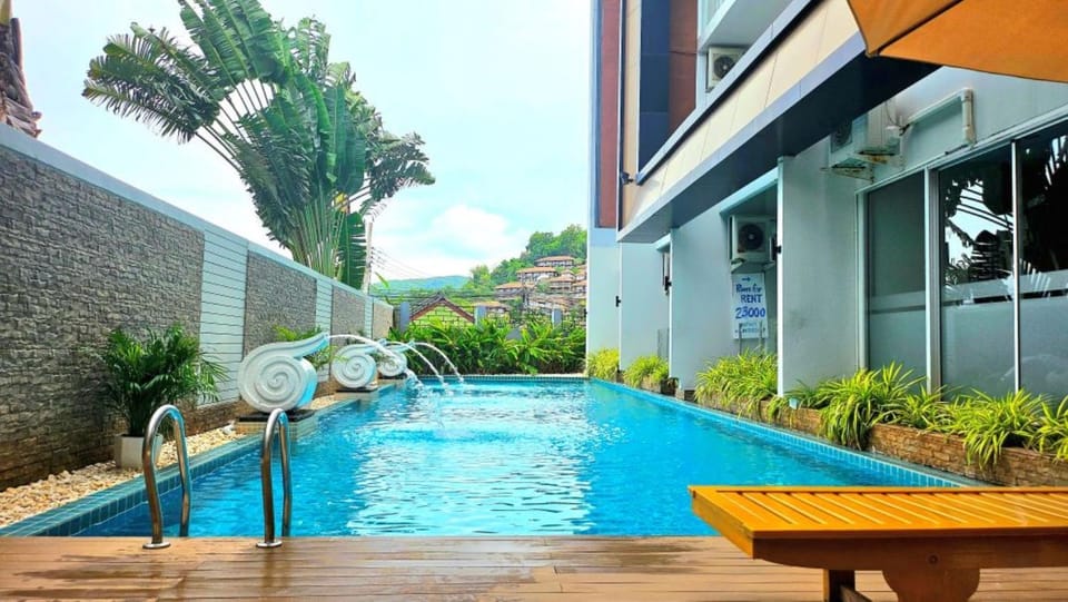 Swimming pool, sunbed
