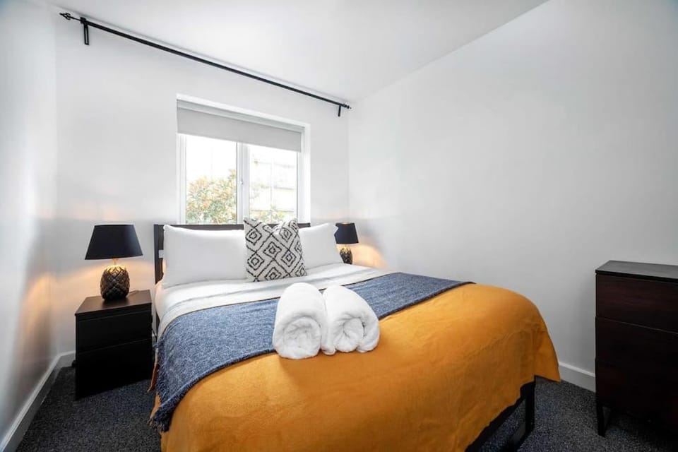 Spacious 3-Bedroom Apartment Near London Museum Apartment in Edgware