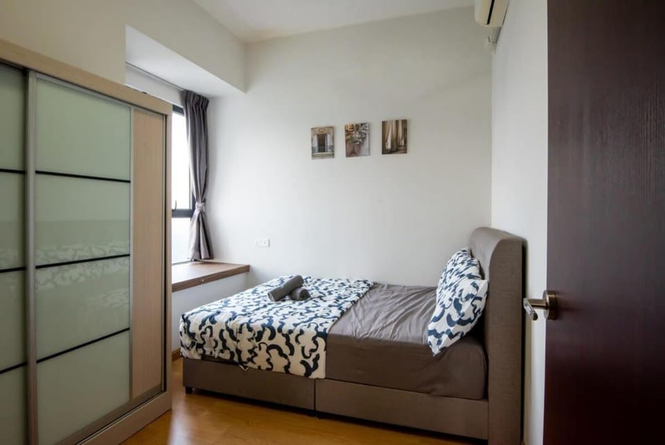 Chic 3BR in Danga Bay with Water Views & Parking Apartment in Johor Bahru