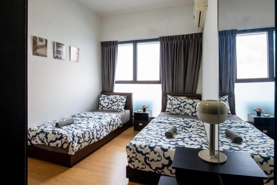 Chic 3BR in Danga Bay with Water Views & Parking Apartment in Johor Bahru
