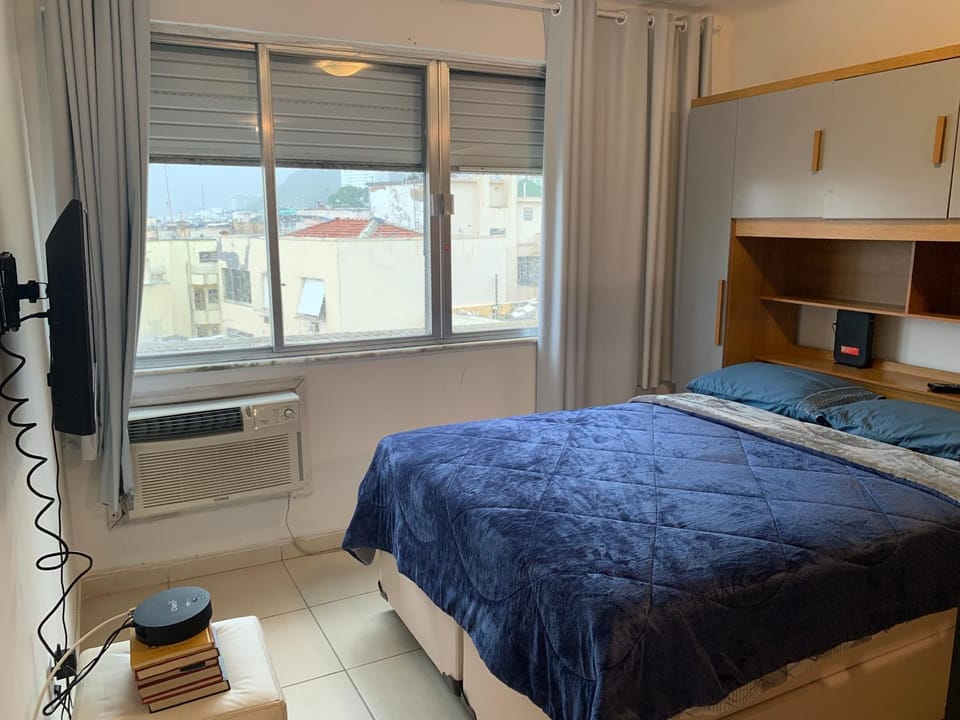 Bed, Photo of the whole room, Bedroom, air conditioner