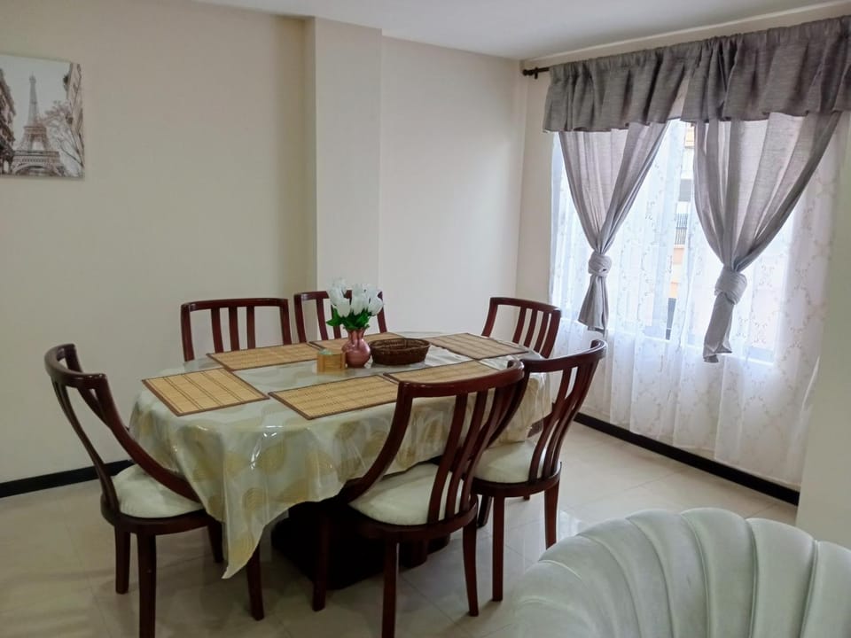 Departamento Grande con Jacuzzi Apartment in Cuenca