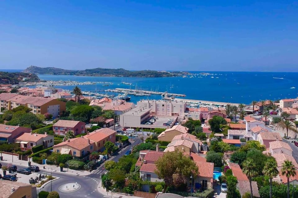 2 min de la Plage, Parking, Terrasse & Wifi! Apartment in Six-Fours-les-Plages