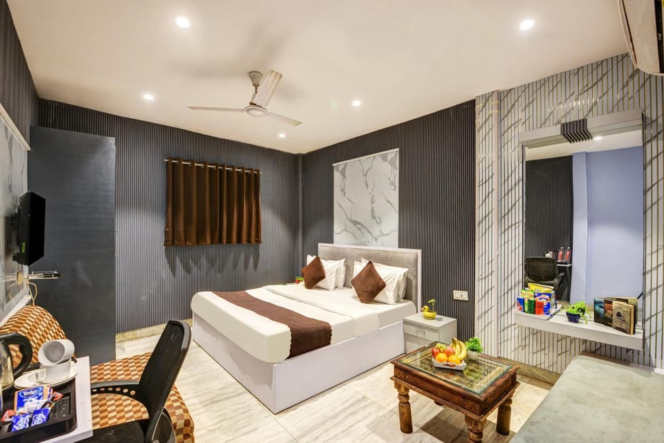 Bedroom, room service
