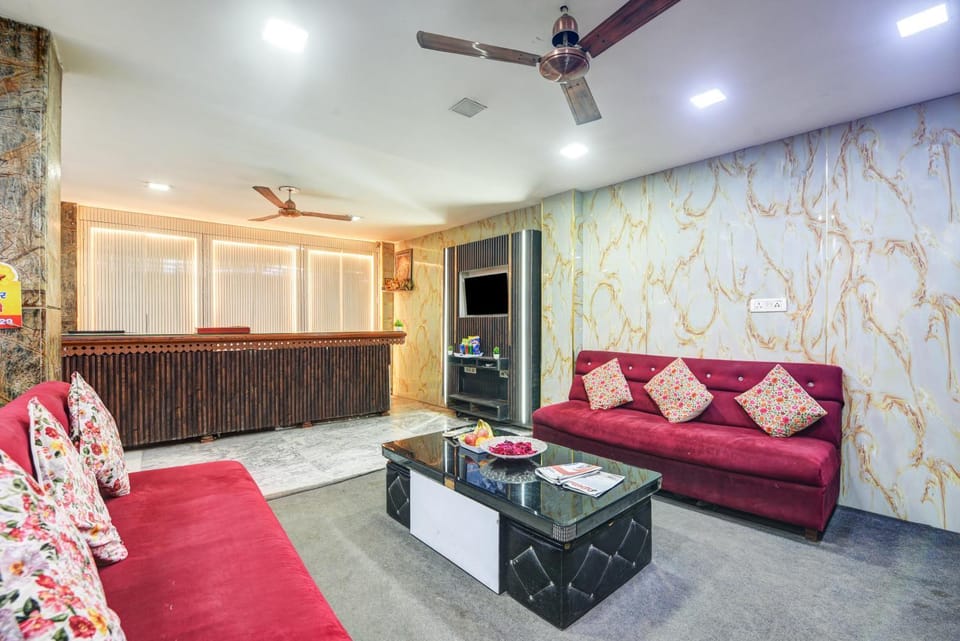 Property building, Lobby or reception, Seating area