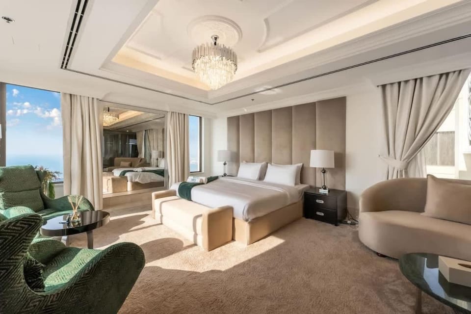 FAM Living- Luxe Penthouse in JBR Marina - Panaromic Sea View House in Dubai