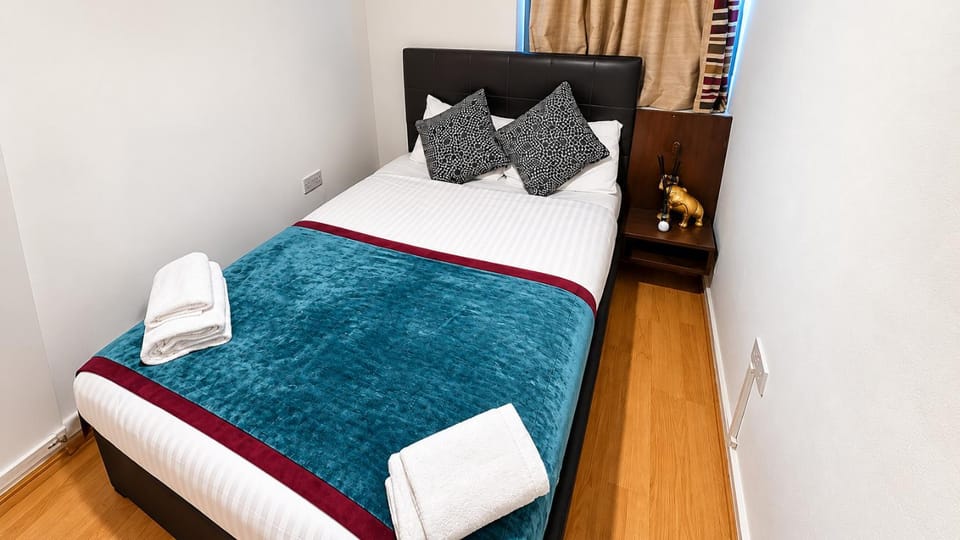 Regents Park 4-Bed House Sleeps 8 & Pet Friendly House in London Borough of Islington