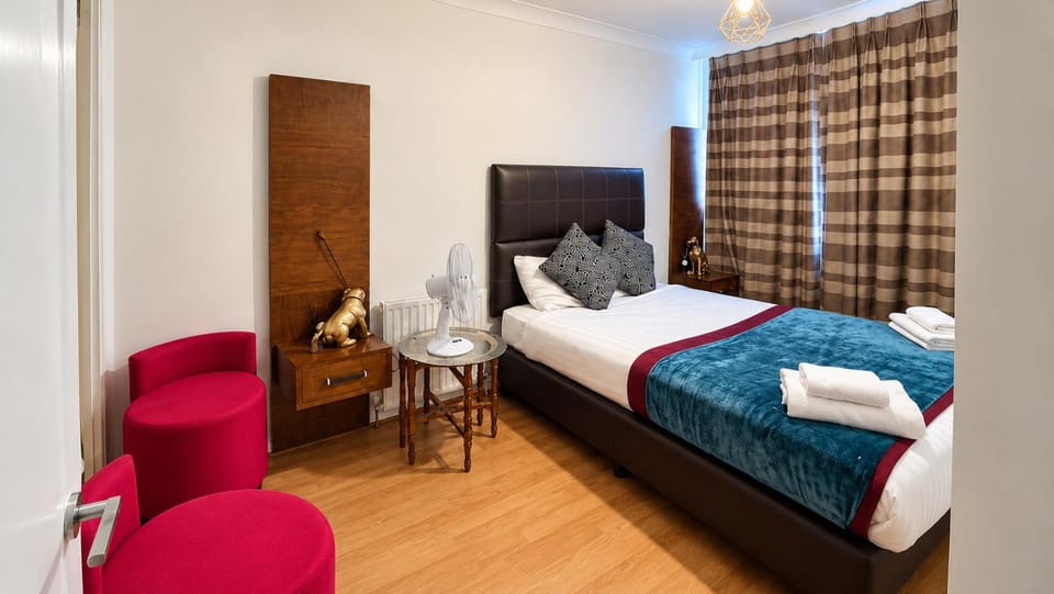 Regents Park 4-Bed House Sleeps 8 & Pet Friendly House in London Borough of Islington