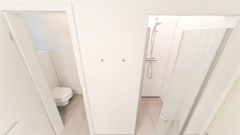 2,5 Zi Wohnung 100 qm, ggü Uni ENC - Hubi Apartment in Siegen
