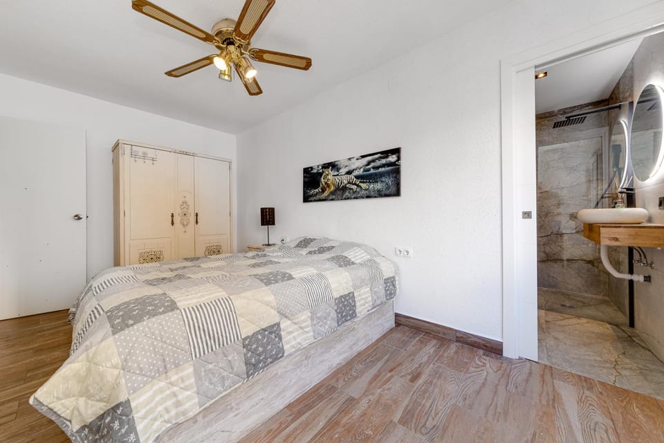 Remarkable 3-Bed Apartment in Torrevieja Apartment in Torrevieja