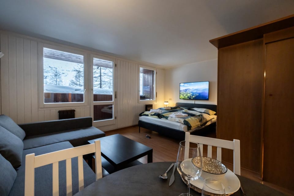 Bed, Living room, Dining area
