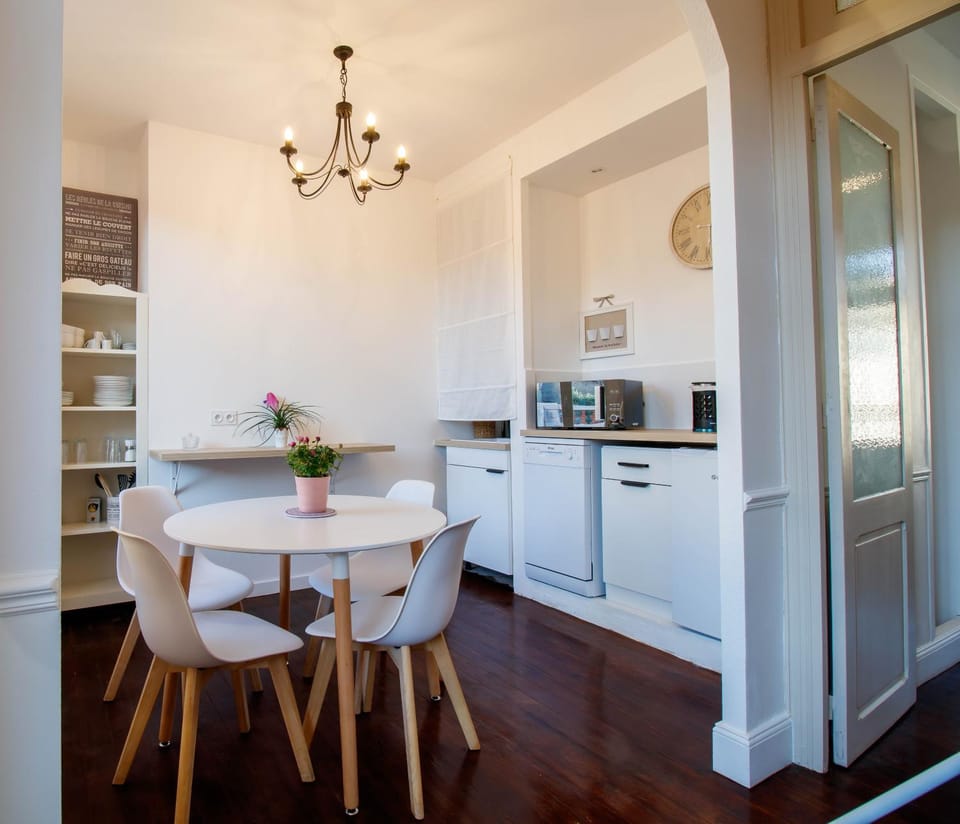 Kitchen or kitchenette, stove, toaster