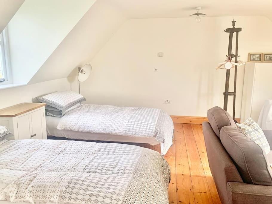 Delightful Ely house Bright and warm with cathedral view Apartment in Ely