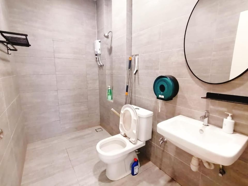 Shower, Toilet, Bathroom