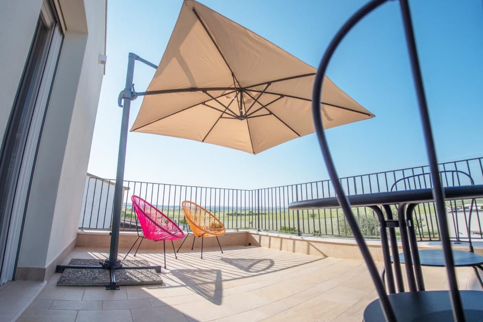 Day, Natural landscape, View (from property/room), Balcony/Terrace