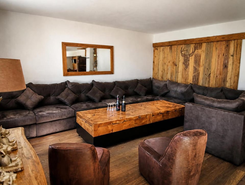 Communal lounge/ TV room, Living room