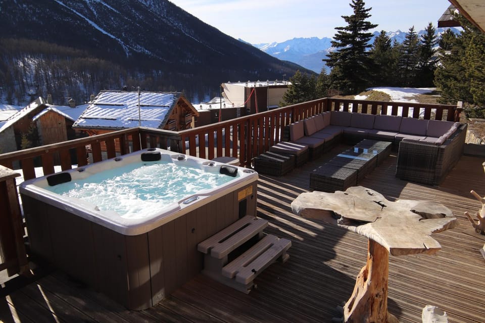 Hot Tub, Balcony/Terrace, Mountain view