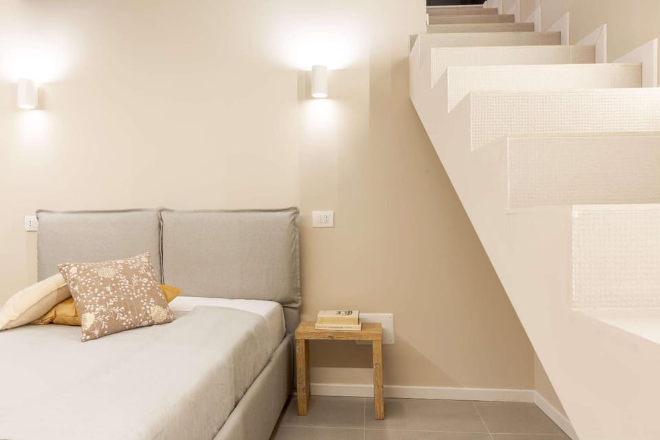 Bed, Living room, Photo of the whole room, Seating area, Bedroom