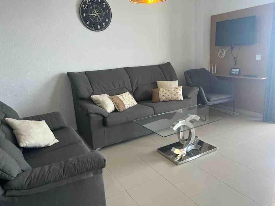 Ruim appartement aan het strand met 4 slaapkamers Apartment in Torrevieja