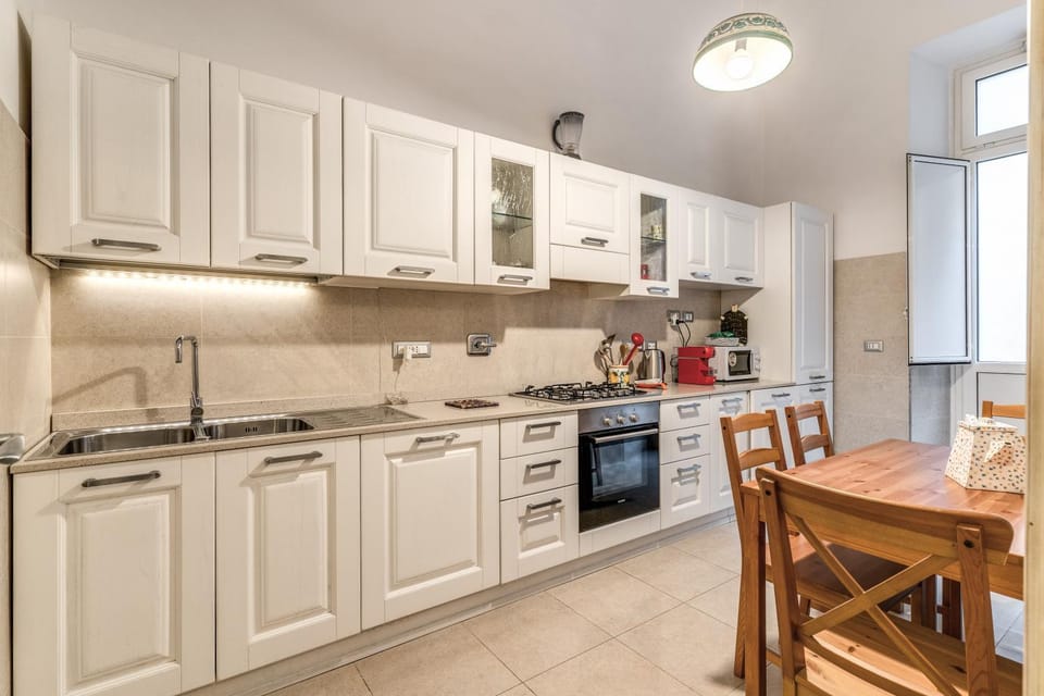 Kitchen or kitchenette, Dining area, dishwasher, oven, stove