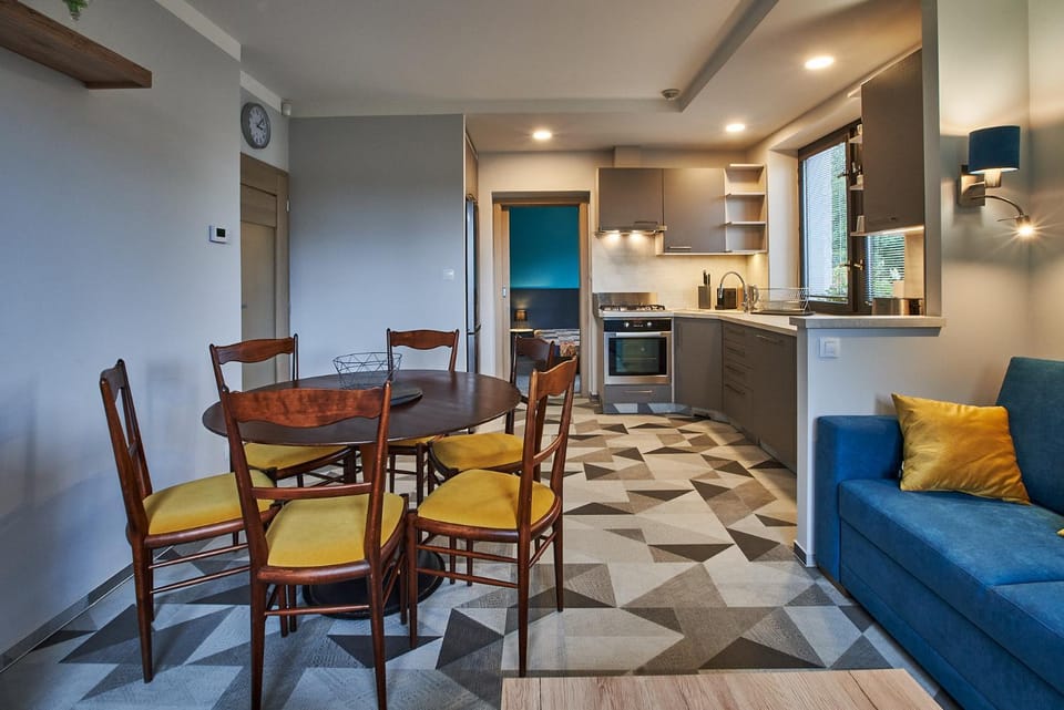Kitchen or kitchenette, Living room, Seating area