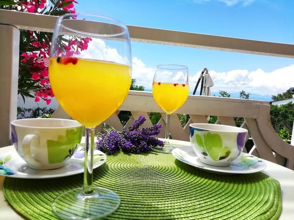 BBQ facilities, Balcony/Terrace, Food and drinks, Decorative detail, Breakfast