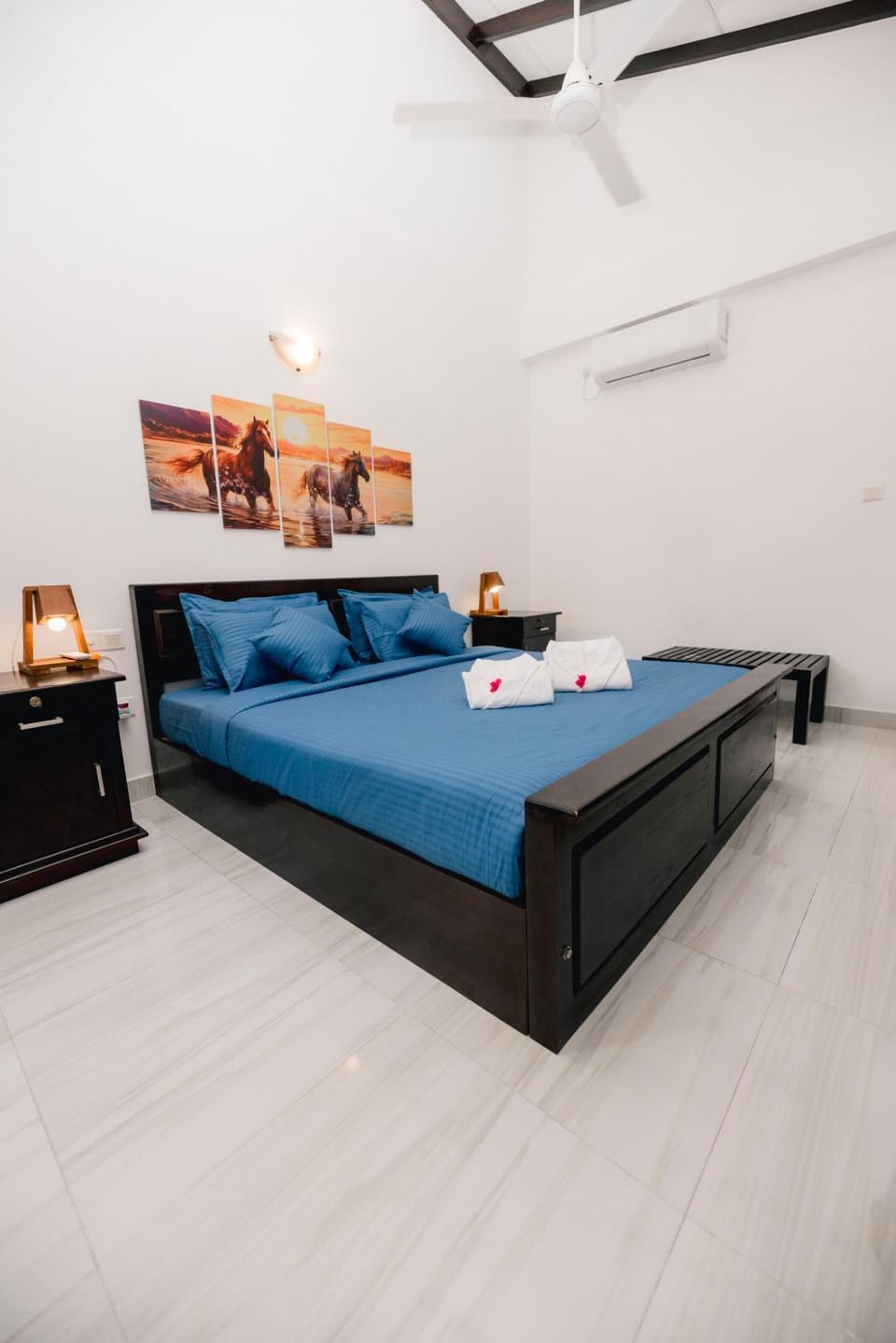 Bed, Photo of the whole room, Bedroom, air conditioner