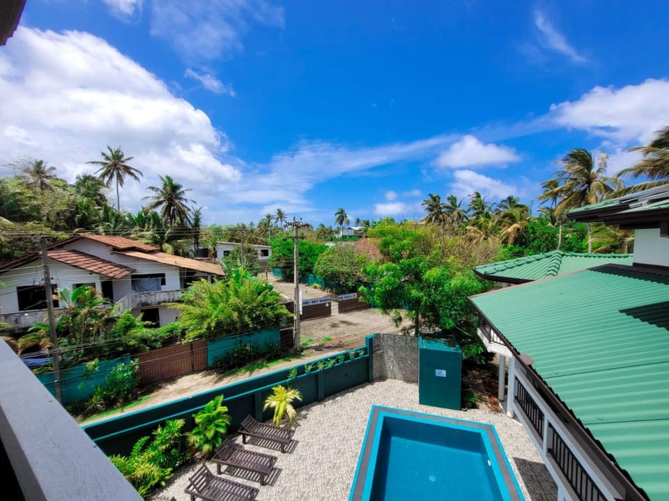 Property building, Day, Garden, Garden view, Pool view, Swimming pool, sunbed