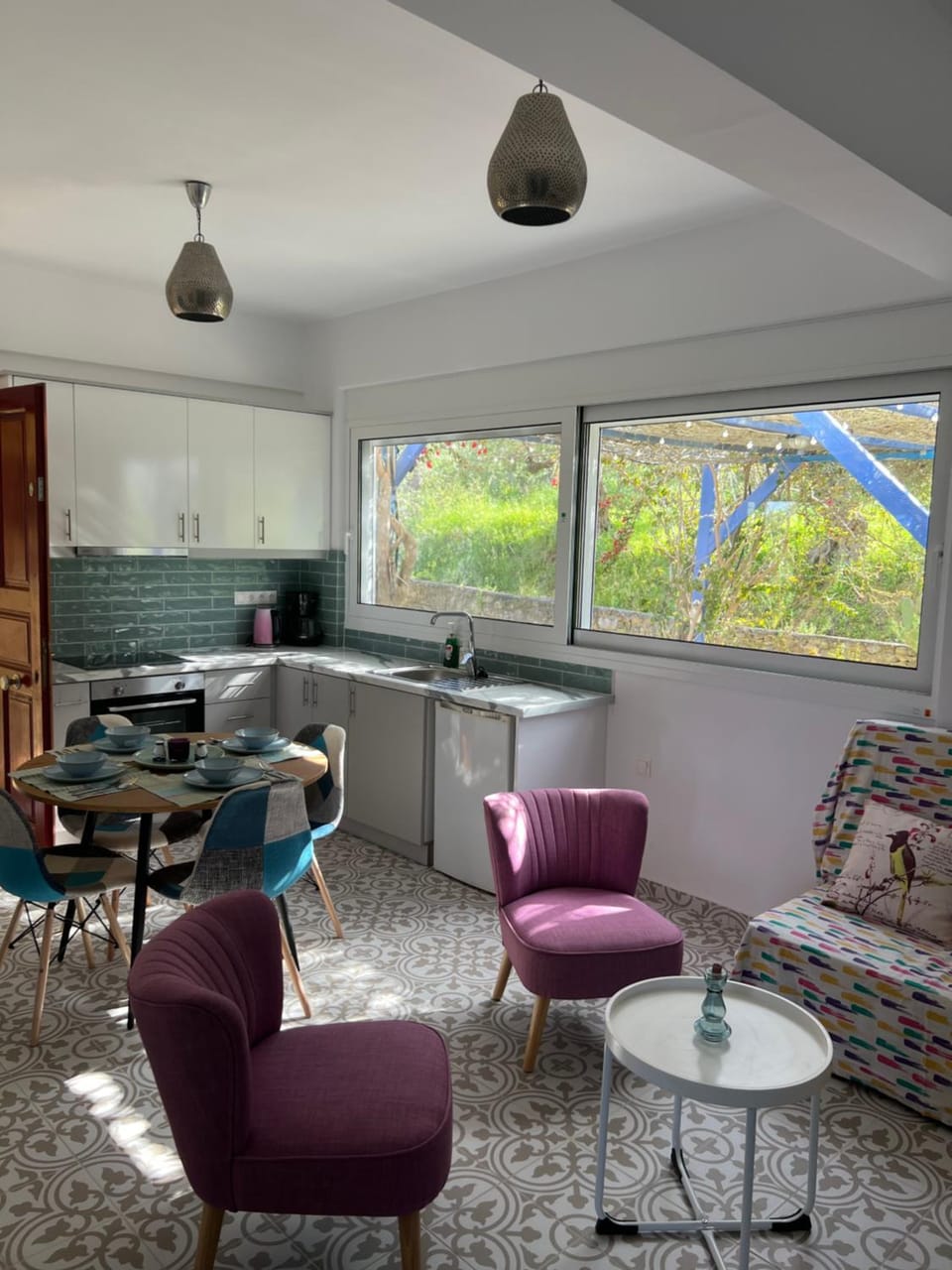 Living room, Dining area