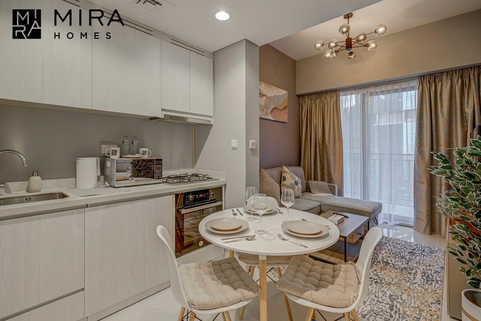 Kitchen or kitchenette, Living room, Seating area, Dining area, minibar