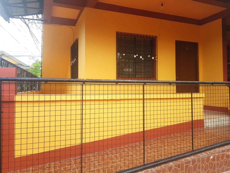 Facade/entrance, Balcony/Terrace