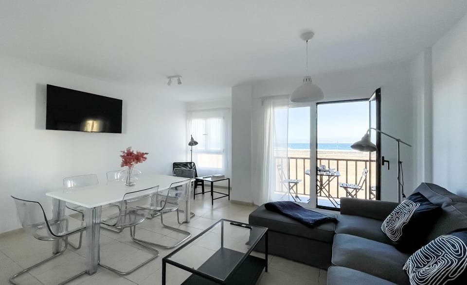 Natural landscape, TV and multimedia, Living room, Dining area, Sea view