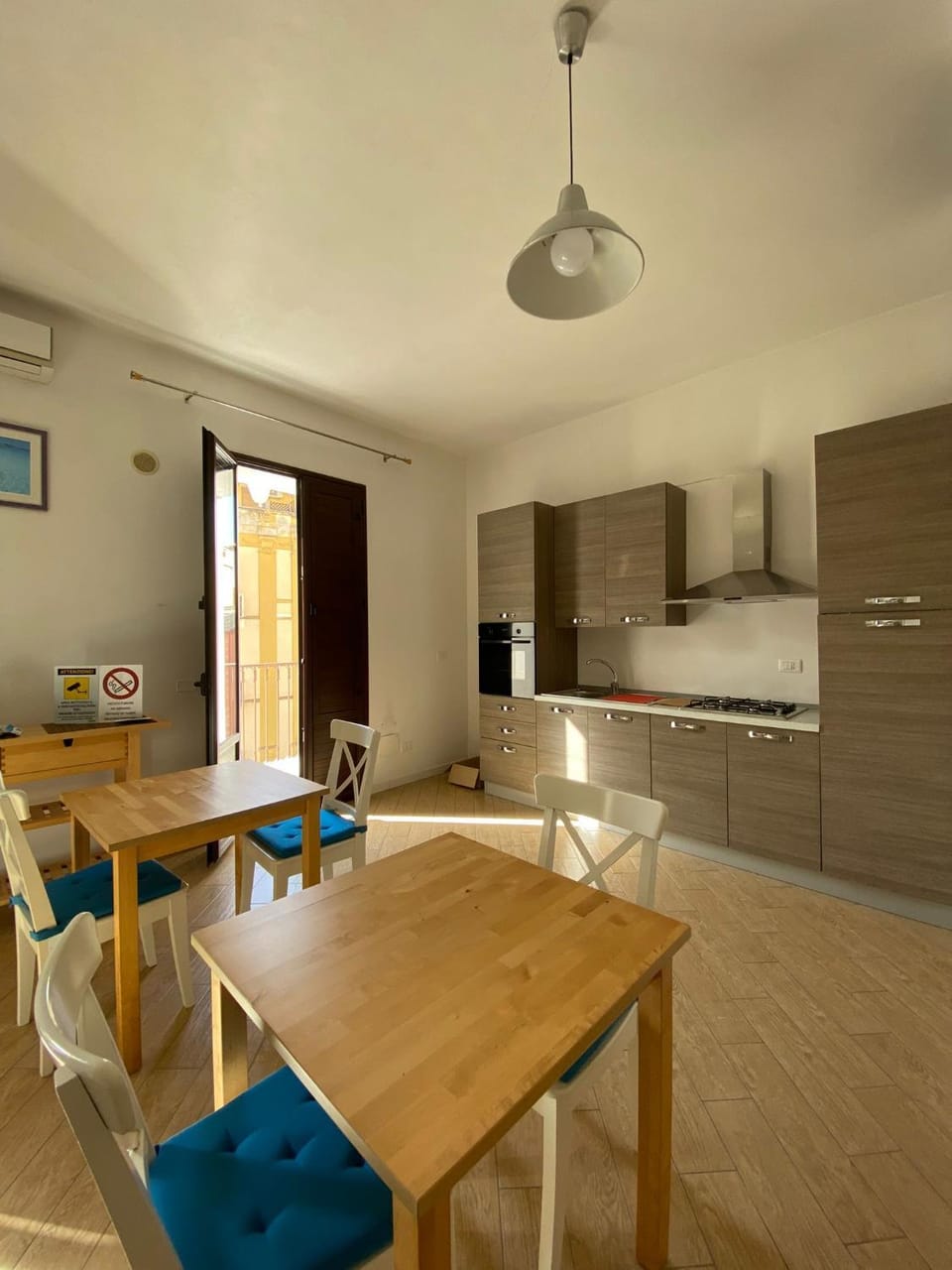 Kitchen or kitchenette, Living room, Seating area, Dining area, minibar, pet friendly, stove