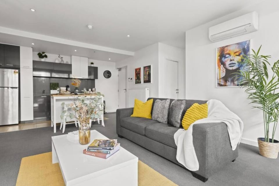 Ink Echelon Escape Apartment in Saint Kilda